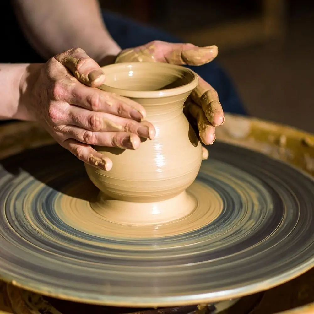 Tehli̇keli̇ Ve Çok Tehli̇keli̇ İşlerde Serbest Serami̇k Şeki̇llendi̇rme Eği̇ti̇mi̇ Yetkinlik ve Kariyer Eğitimi